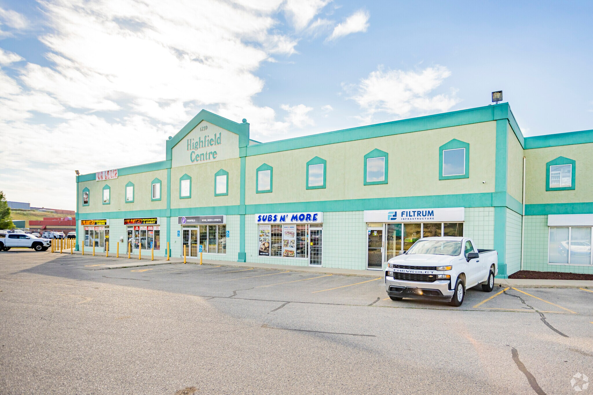 1259 Highfield Cres SE